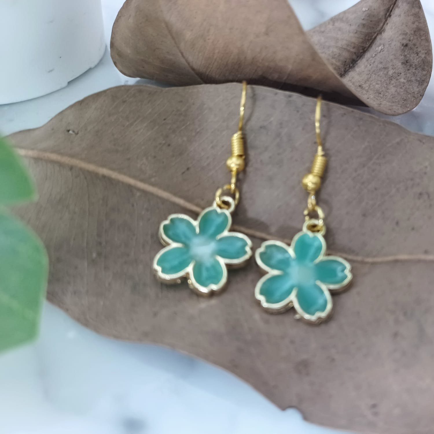 Elegant Enamel Daisy Earrings