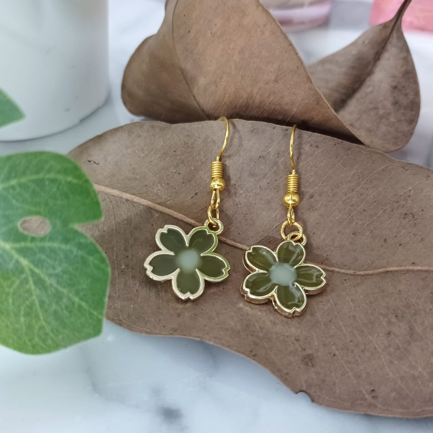 Elegant Enamel Daisy Earrings