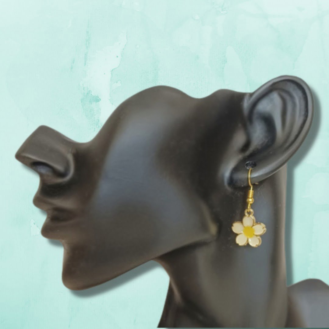 Gold Enamel Flower Earrings - Daisy white