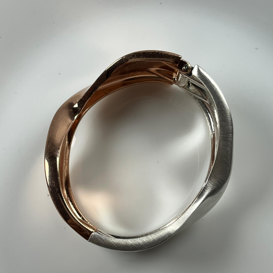 Bow cuff bracelets - Image 5