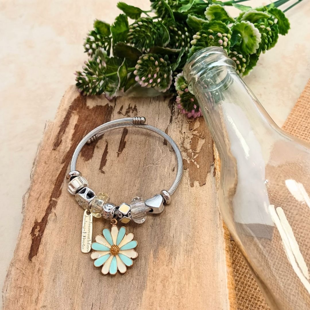 Daisy Charm Silver Bracelet | Elegant Floral Design - Image 3